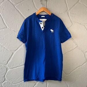 Abercrombie & Fitch Blue Henley T-Shirt – Men’s Medium (Muscle Fit)